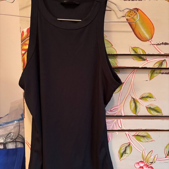 Black Rib Knit Tank Top by Chic me Size Large - Picture 3 of 3